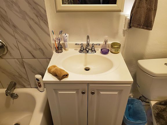 3rd image of 619 Elm Ave APT 5