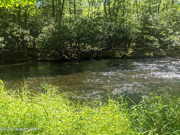 3rd image of 1428 S Lehigh River Dr