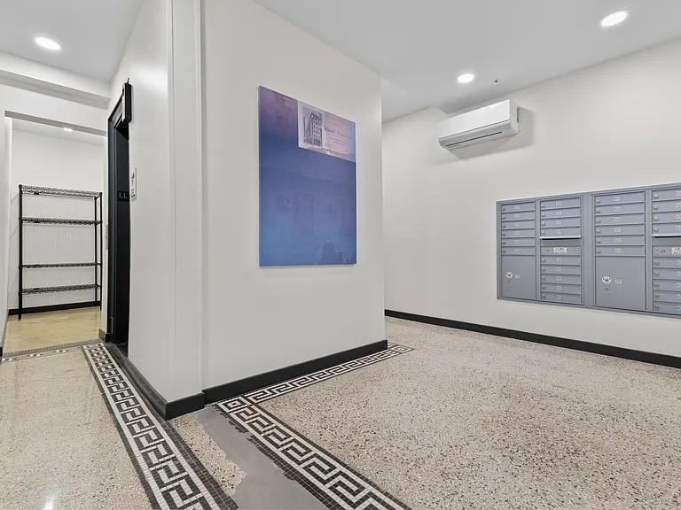 Hamilton Apartments — Photo 11