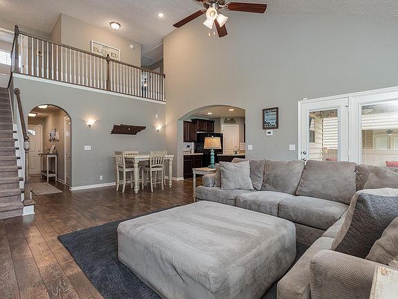3rd image of 915 Azeri Avenue 165
