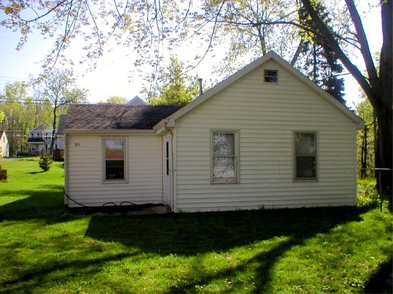 1st image of 391 Elder St