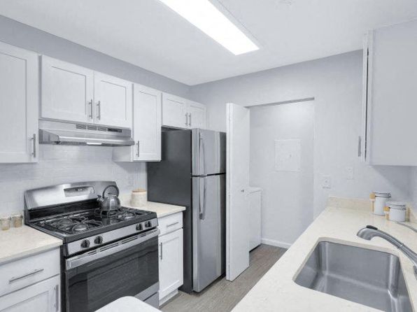 100 Town Walk Dr #21131