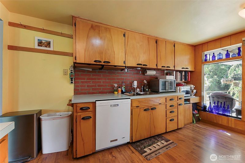 4th image of 3012 116th Street SE