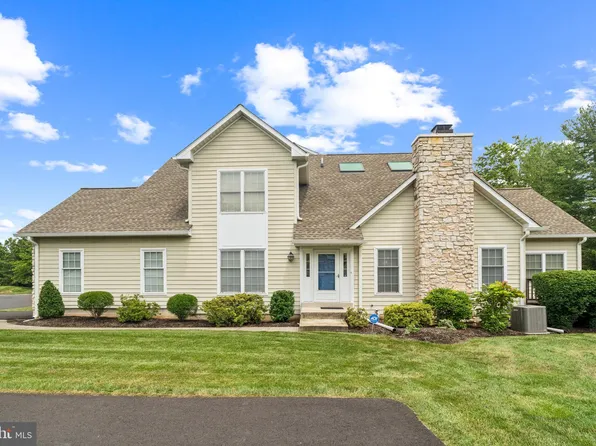 201 Birkdale Dr, Blue Bell, PA 19422