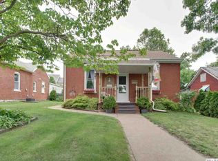 1229 N 11th St, Quincy, IL 62301