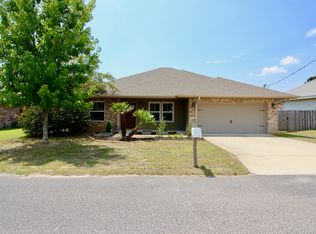 44 Brenda Ln, Mary Esther, FL 32569