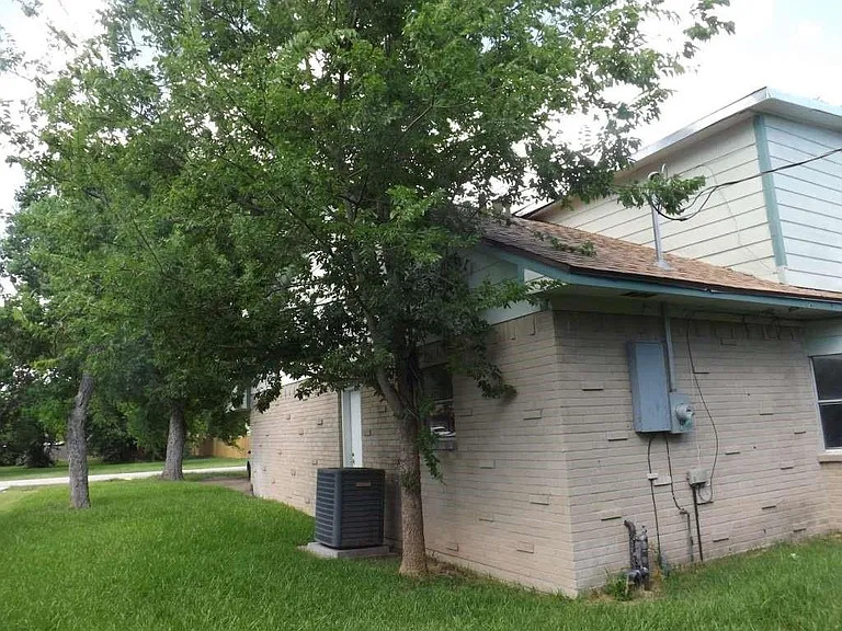 501 S Holmes St — Photo 5