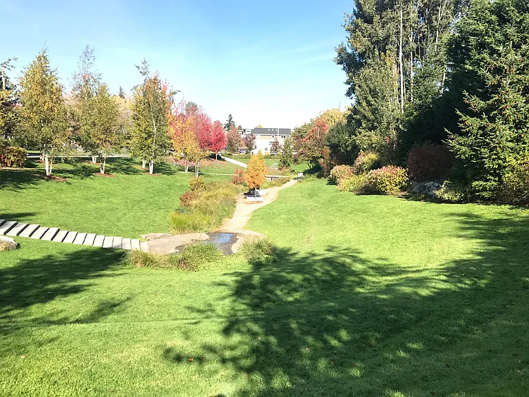 3018 E Denny Way — Photo 2
