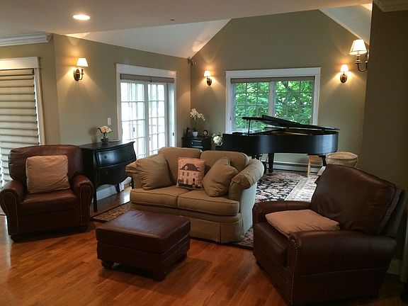 4th image of 518 Winnetka Ave Unit 302