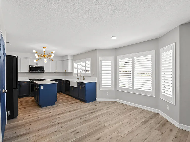 6833 Andover Ave — Photo 10