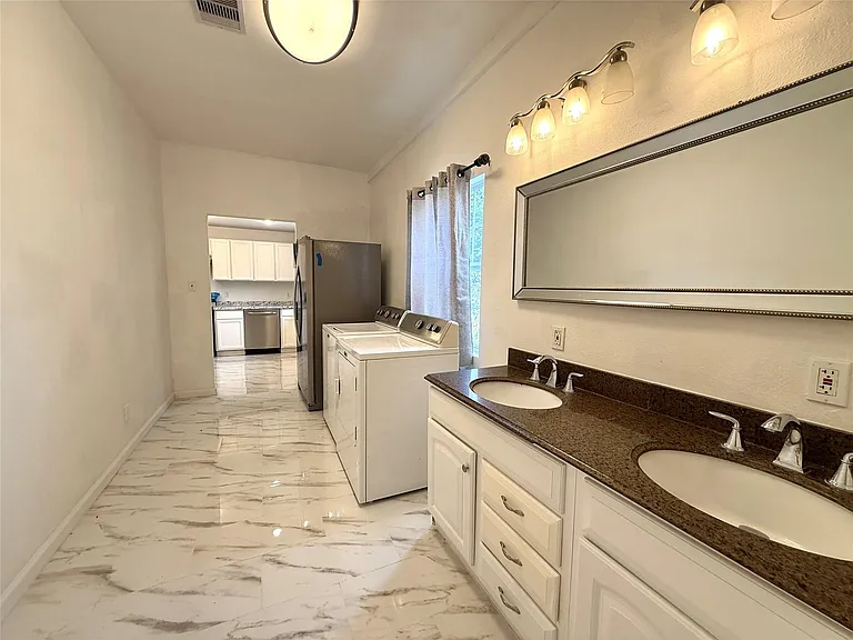 421 Sidney St #1/2 — Photo 7
