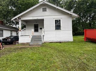 957 W View St, Decatur, IL 62522