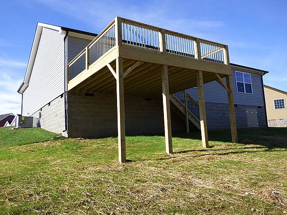 3rd image of 978 Guinevere Ct