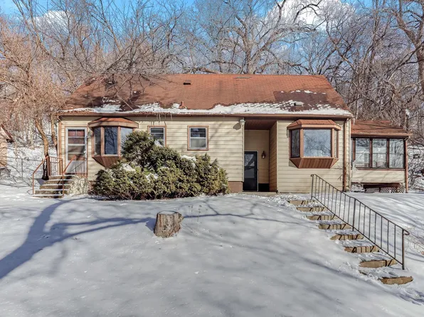 820 Point Douglas Rd S, Saint Paul, MN 55119