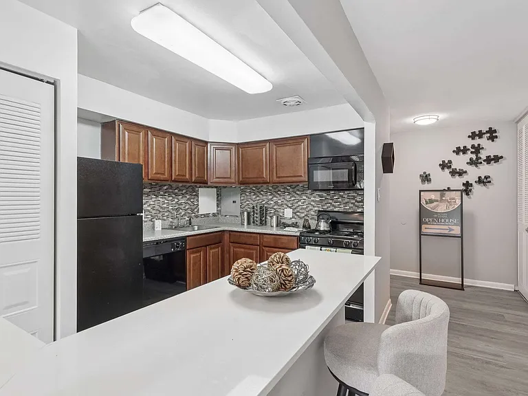 Henry on the Park Apartments — Photo 14