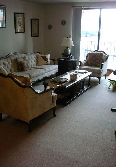 566 Washington St #5 — Photo 3