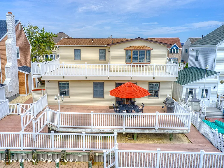 31 Peggy Ln — Photo 34