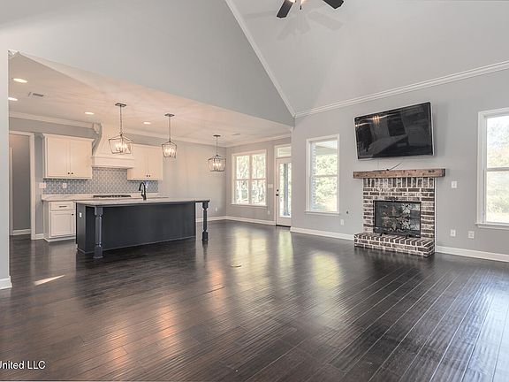 4th image of 4578 Pleasant Breeze Dr