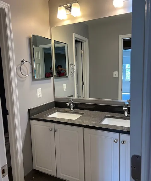 double vanity in hall bath 2nd level