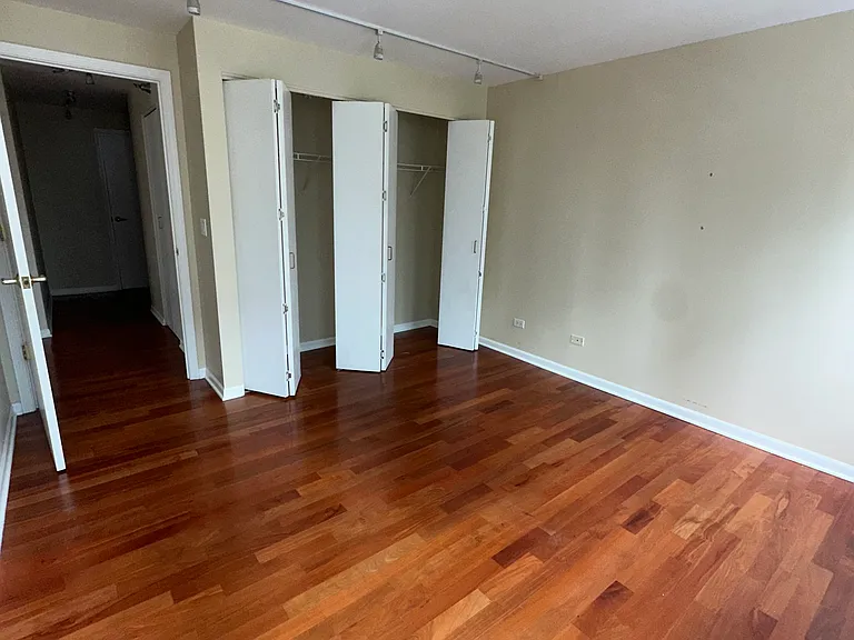345 N La Salle Dr #2006 — Photo 11