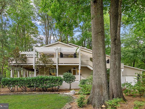 2nd image of 139 Evergreen Rd