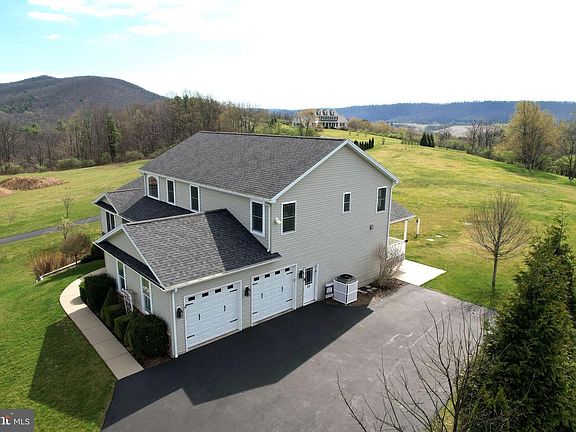 3rd image of 218 Pepper Ridge Dr