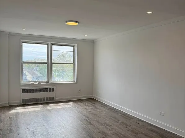 222-89 Braddock Ave #5A, Queens Village, NY 11427