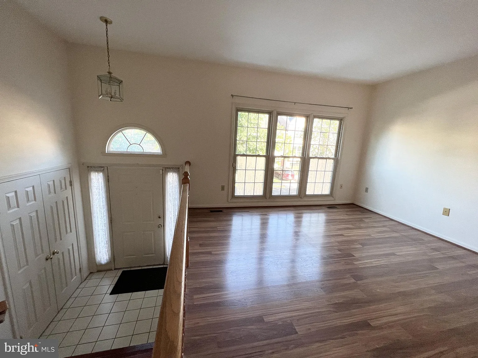 3 bed, 4.0 bath, 2050 sqft, $3,400 — Photo 3