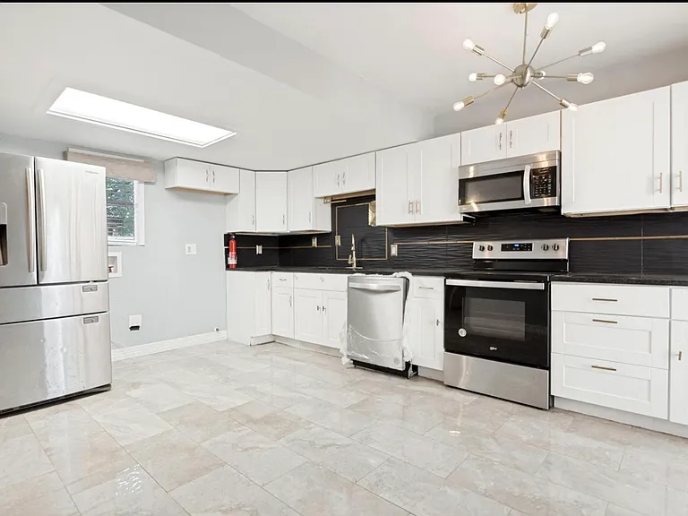 5808 Harvest Hill Rd — Photo 5