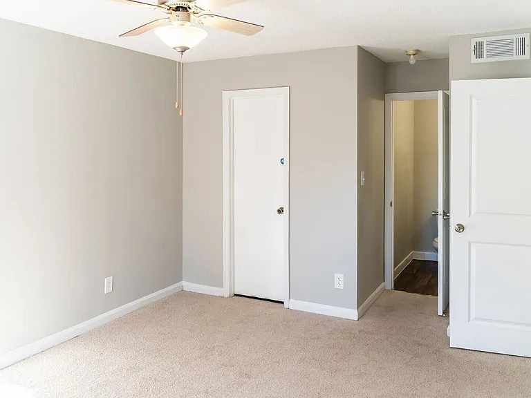 Moss Creek Apartments — Photo 18