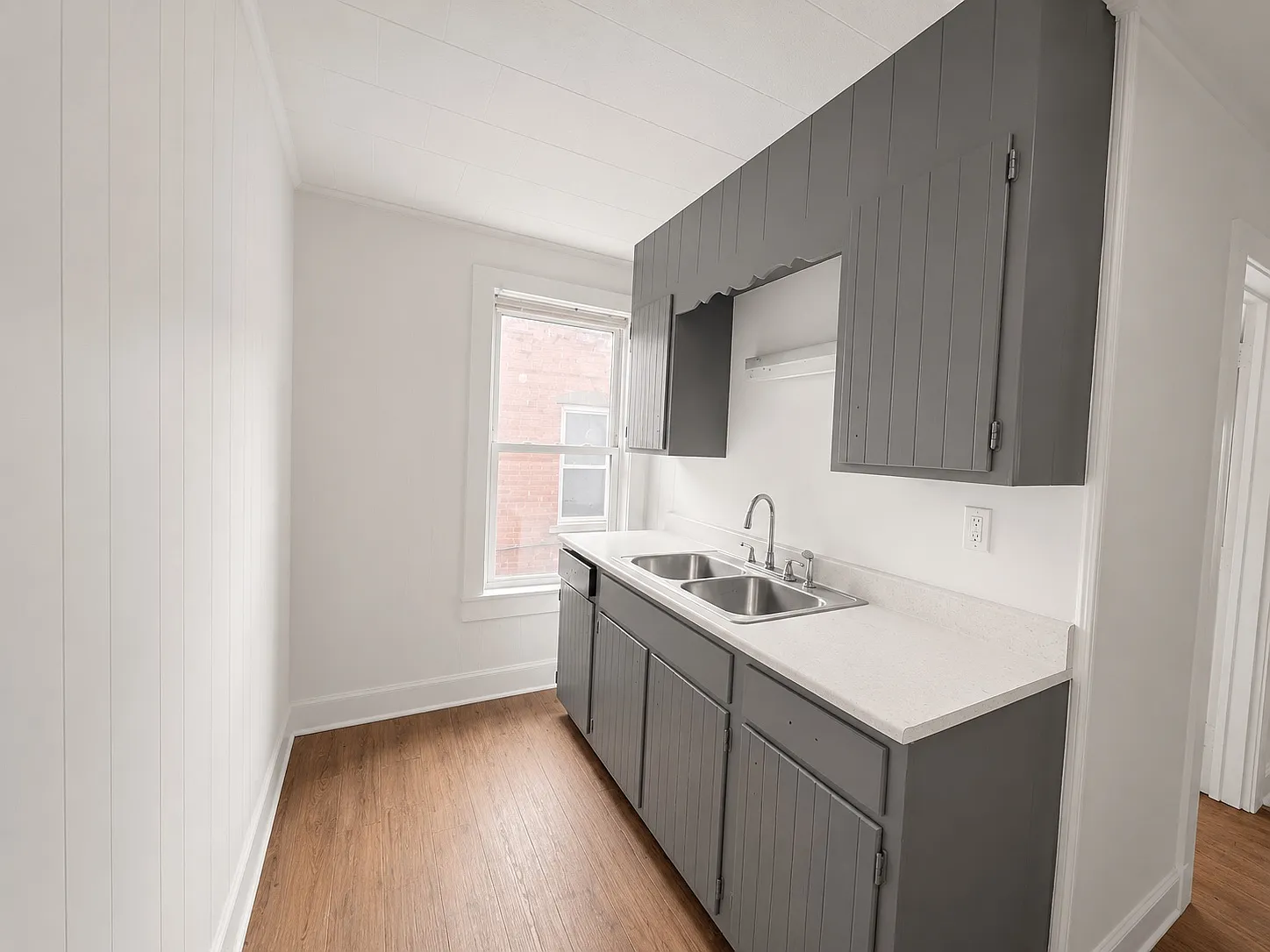Studio, 700 sqft, $895 — Photo 3
