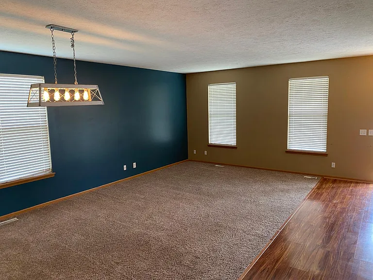 2210 Walnut Creek Dr — Photo 2