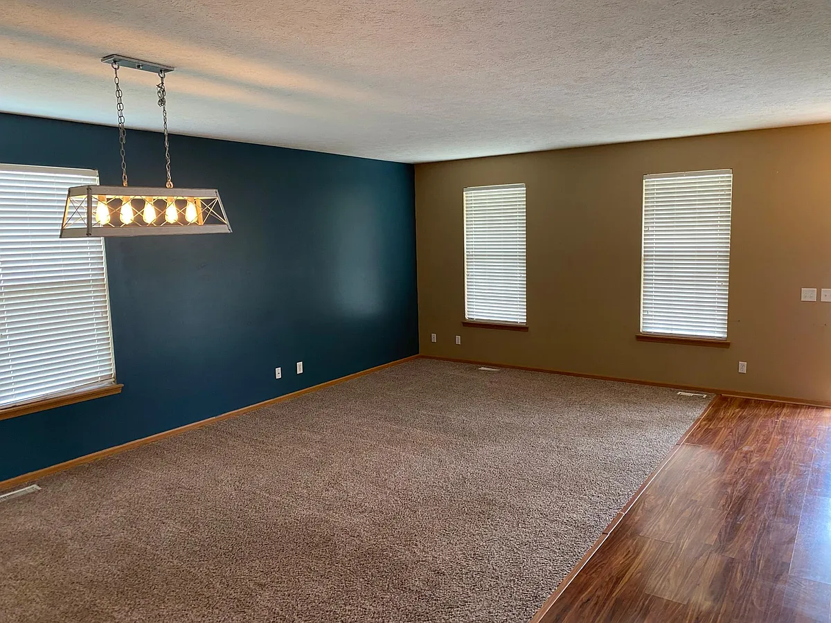 Building Photo - 2210 Walnut Creek Dr