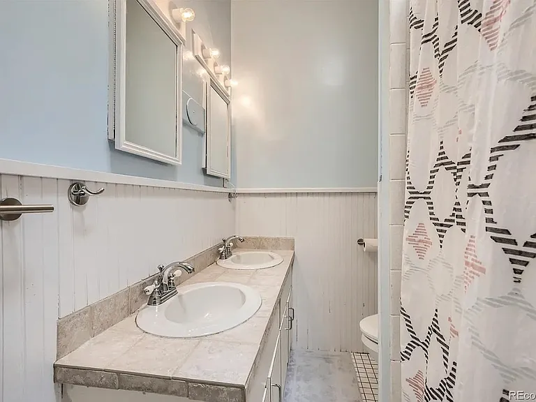 1112 N Corona St — Photo 7