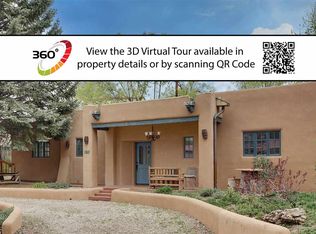 111 Roberts Ln, Taos, NM 87571