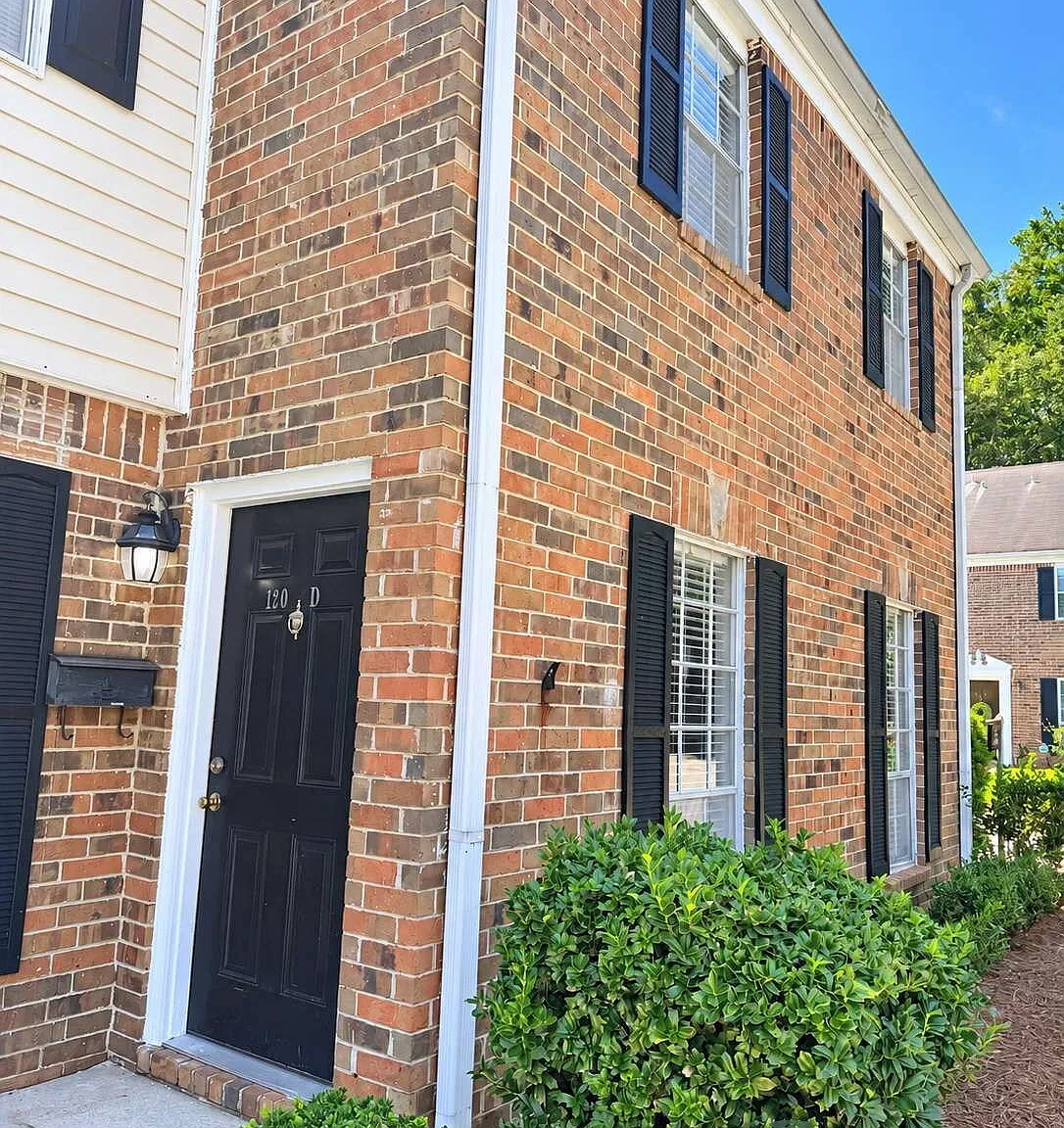2 bed, 2.0 bath, $1,200 — Photo 1