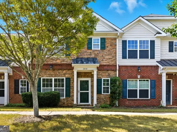 2818 Village Trce, East Pt, GA 30344