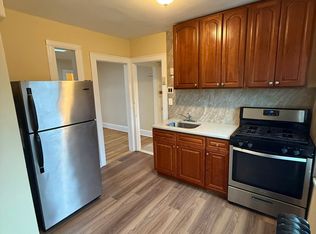 20-55 31st St #3, Astoria, NY 11105