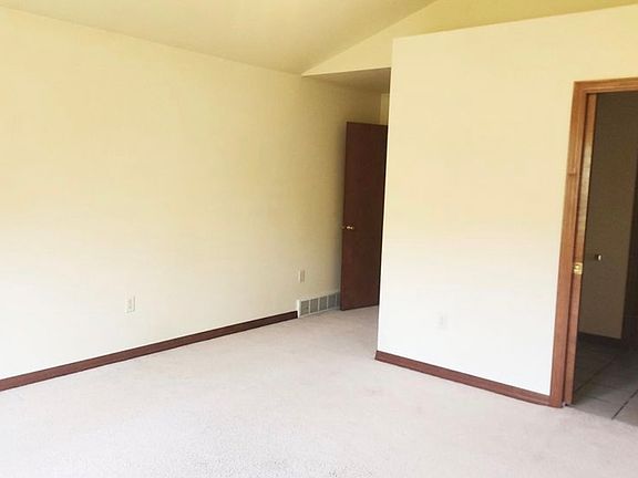 5th image of 713 Edge Point Ct #1