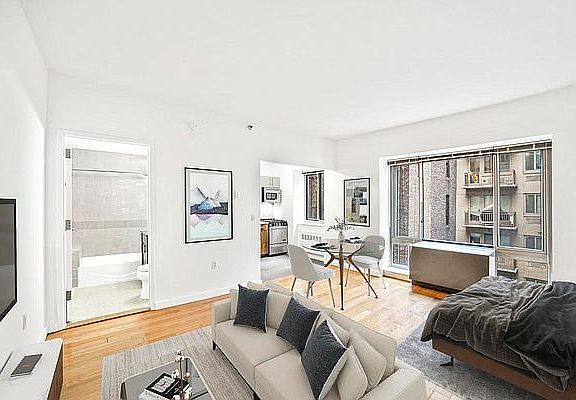 3rd image of 30 W 18th St APT 16A