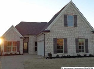 4527 Boxwood Ln, Horn Lake, MS 38637