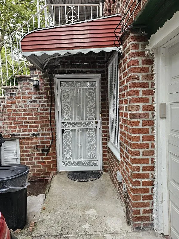 Building Photo - 855 E 55th St #1