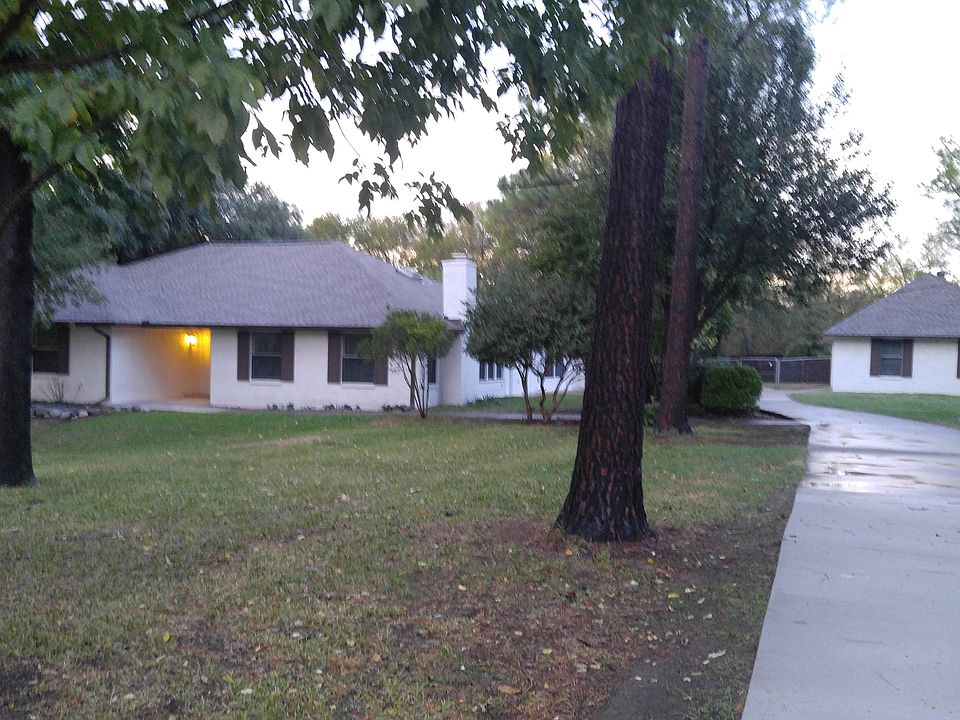 1st image of 206 Cedar Dr