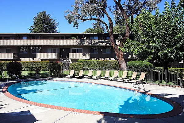 Stanford Villa — Photo 9