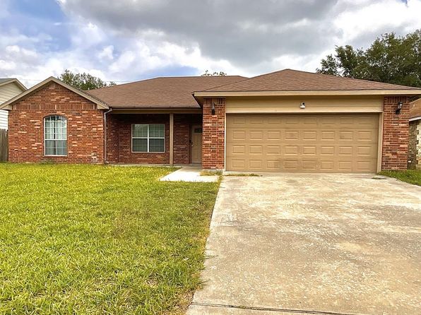 1203 Taylor St, Beeville, TX 78102