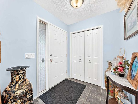 3rd image of 207 N Bridlewood Rd SW