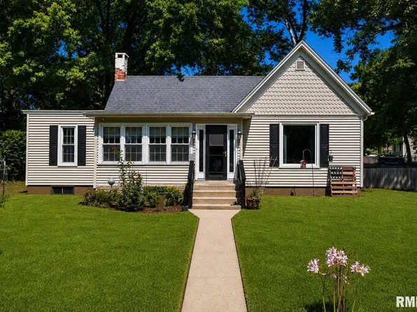 521 7th St, Lacon, IL 61540