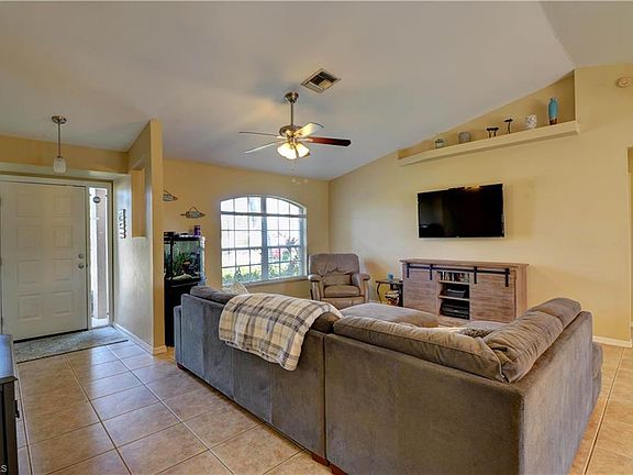 3rd image of 2628 SW 27th St