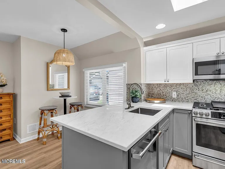 520 Brighton Ave — Photo 11