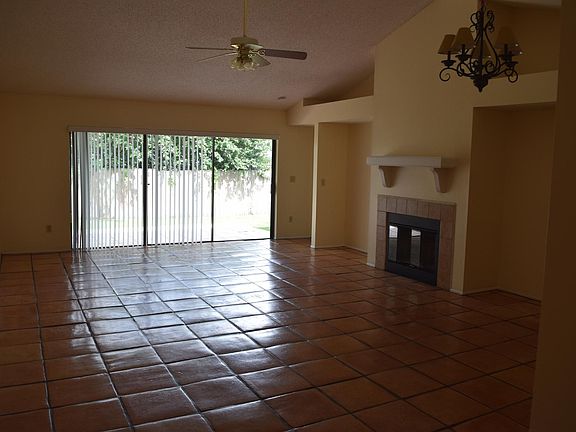 2nd image of 632 Holbrook Cir